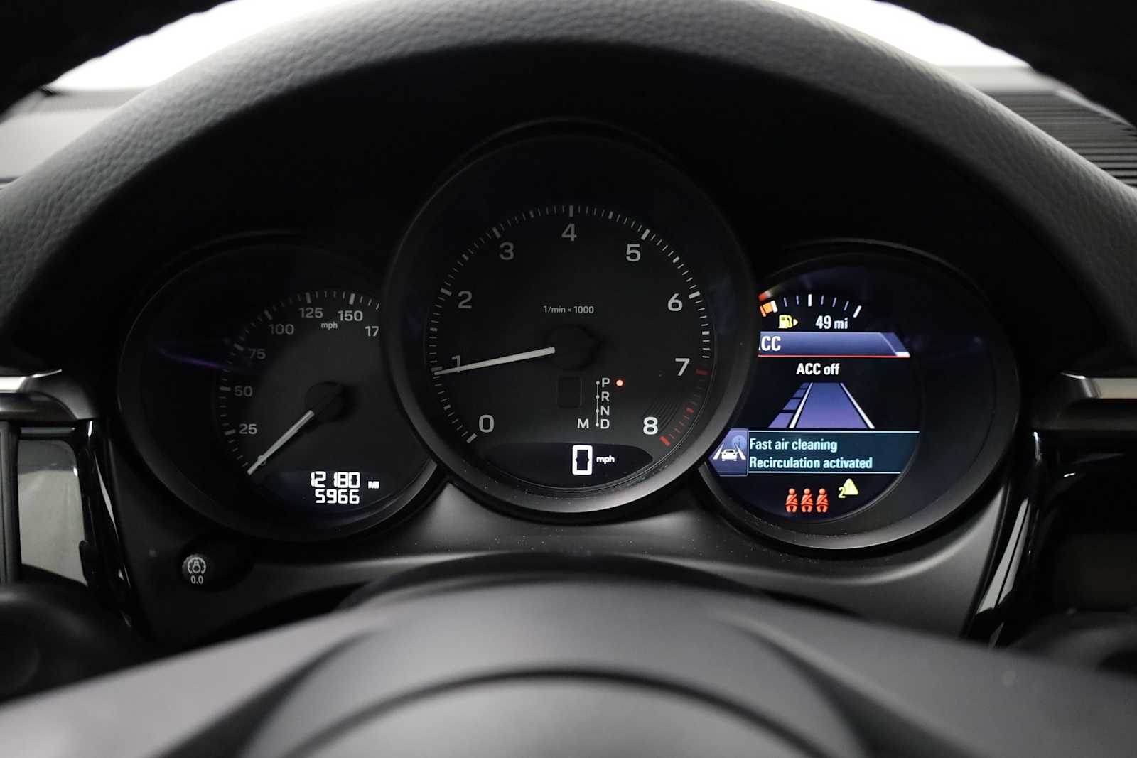 2023 Porsche Macan  23