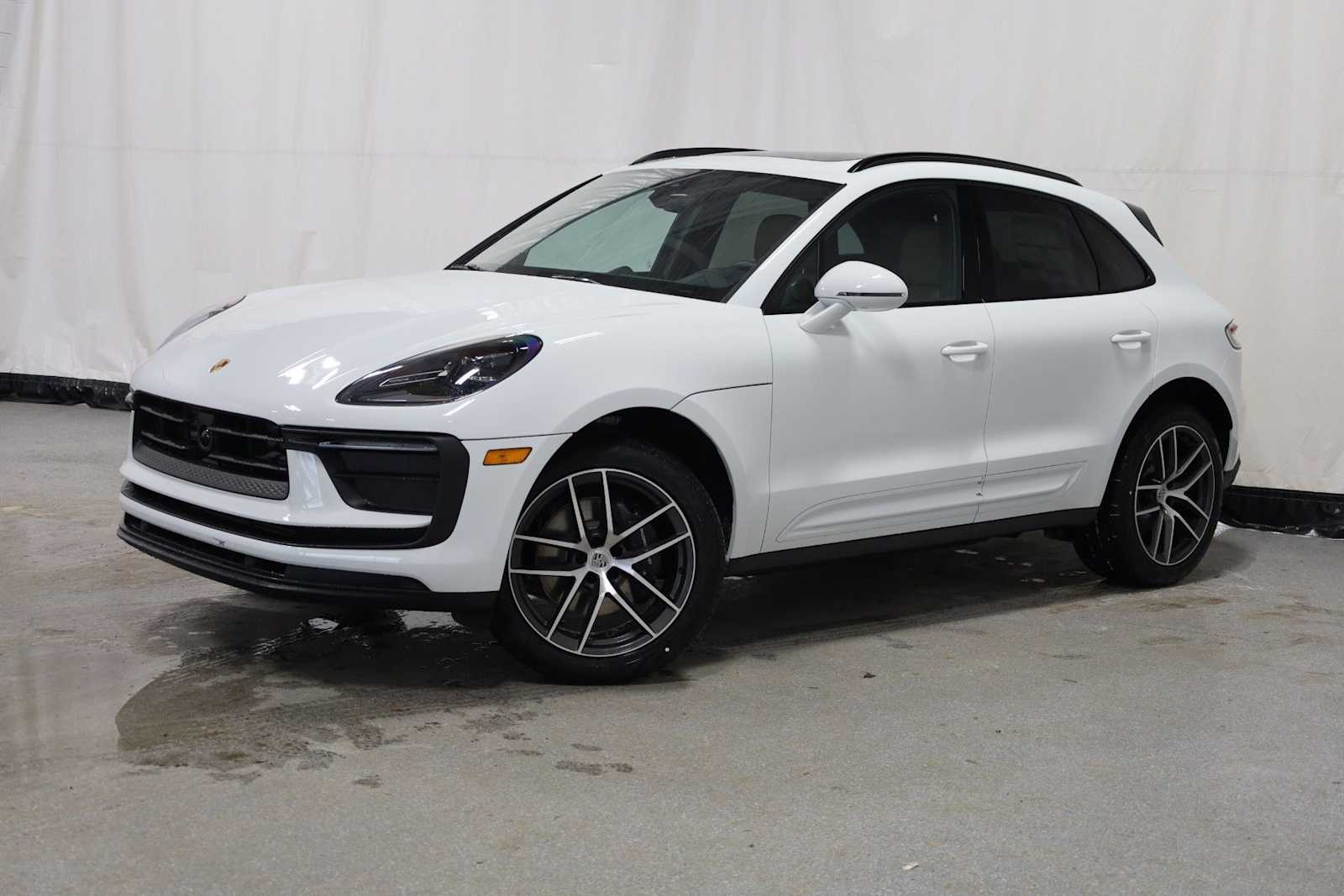 Thumbnail: 2026 Porsche Macan - 1