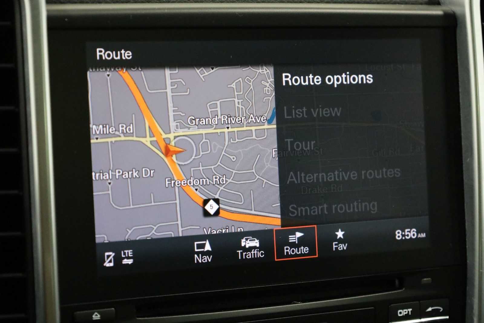 Thumbnail: 2017 Porsche Cayenne - 33