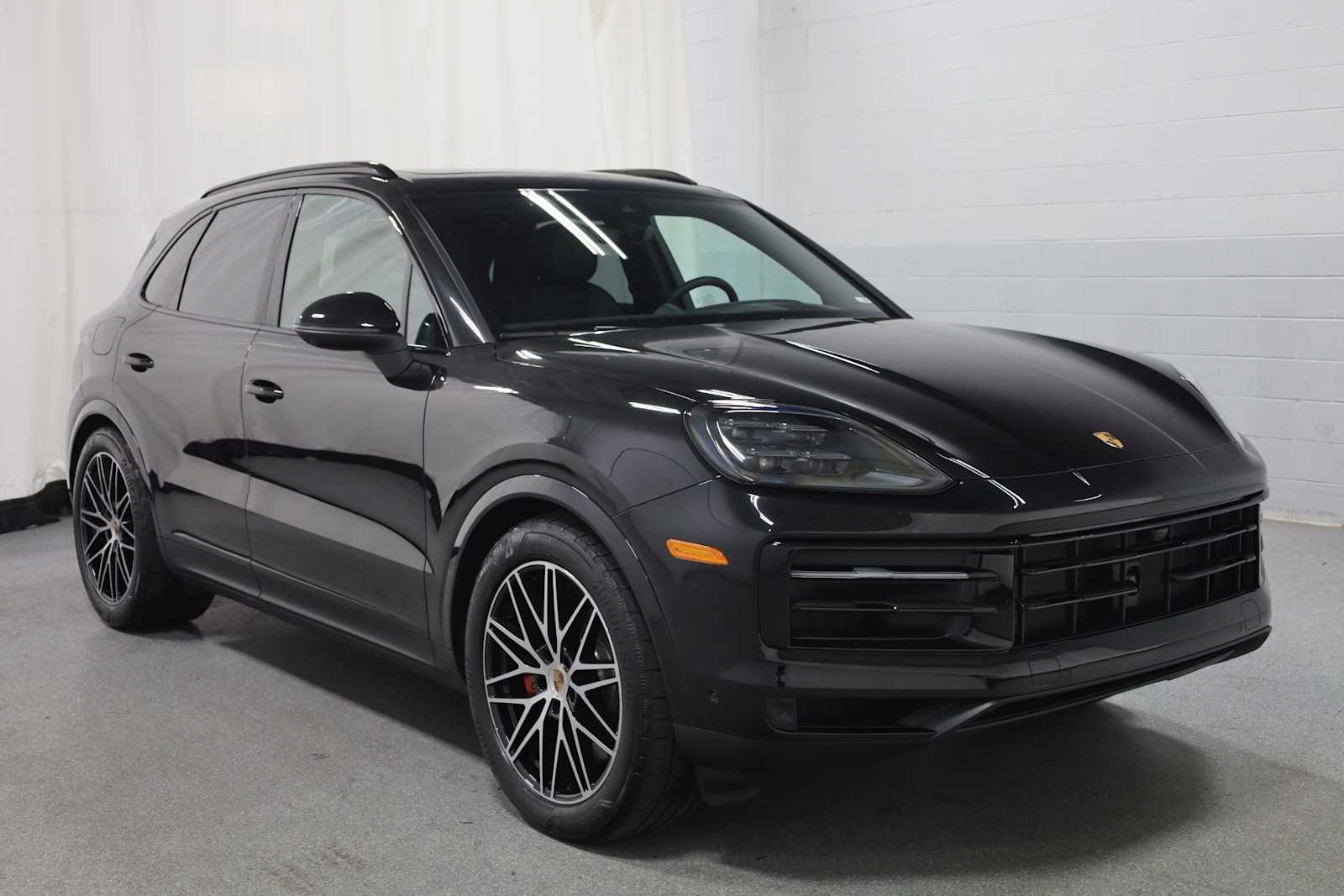 Thumbnail: 2025 Porsche Cayenne - 13