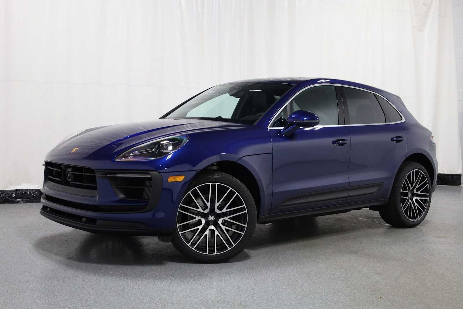 Thumbnail: 2026 Porsche Macan - 1
