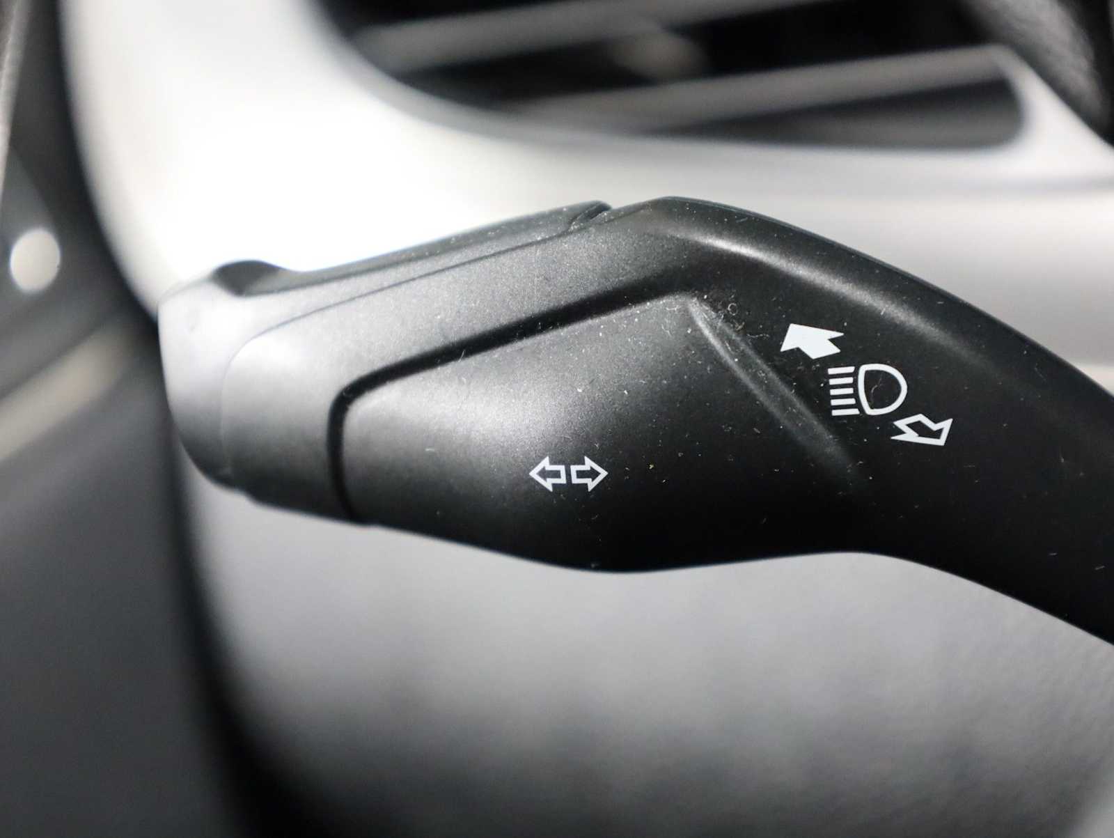 Thumbnail: 2016 Lincoln MKC - 28