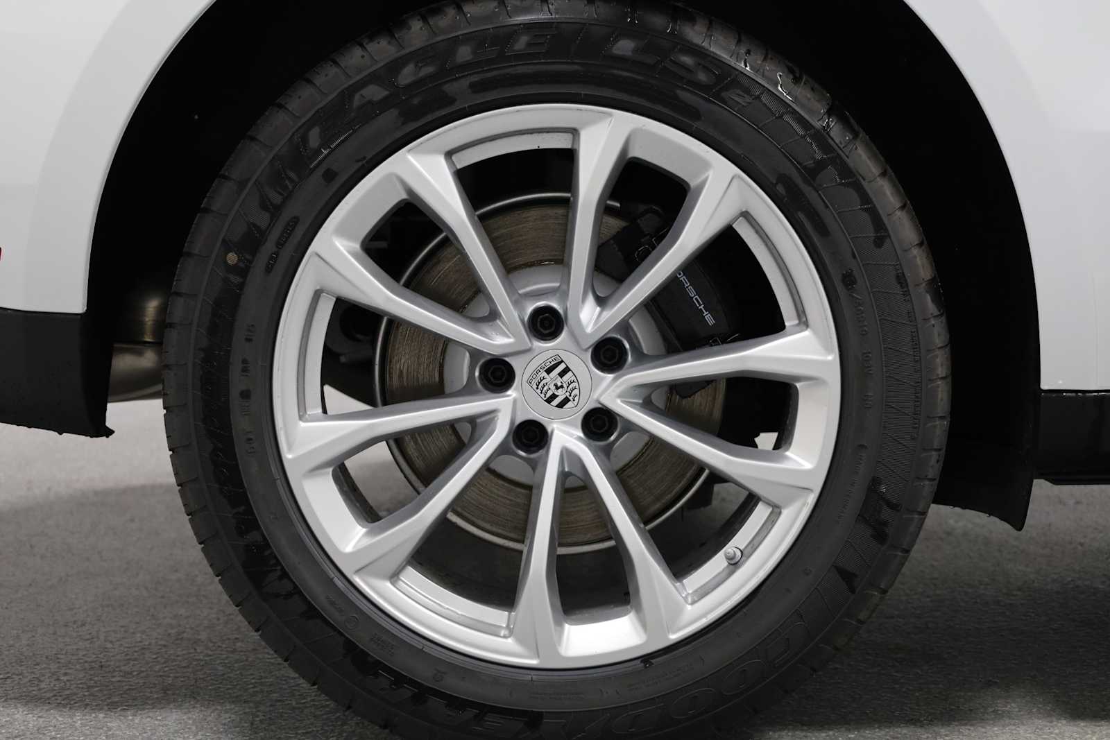 Thumbnail: 2026 Porsche Macan - 37