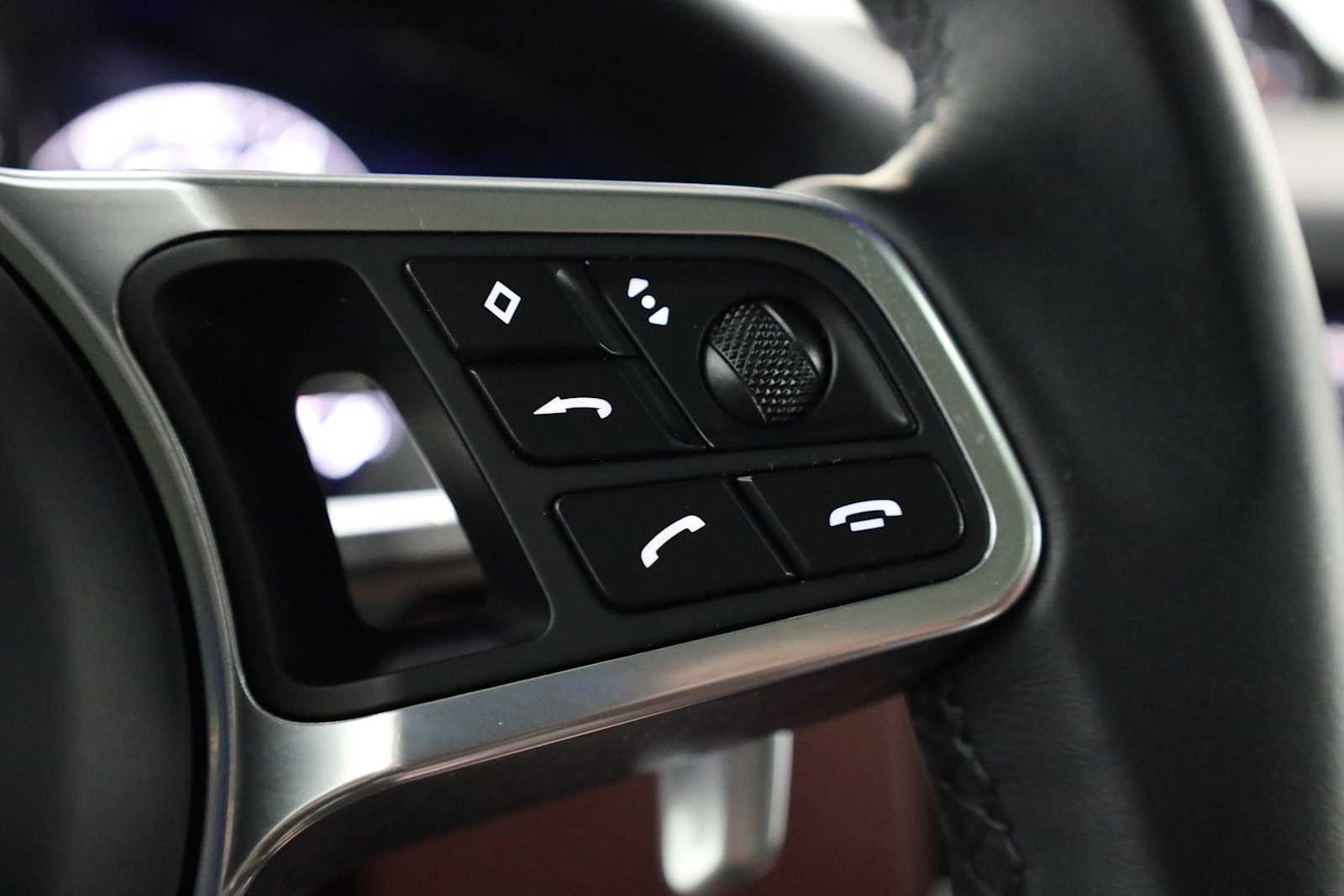 Thumbnail: 2022 Porsche Cayenne - 28