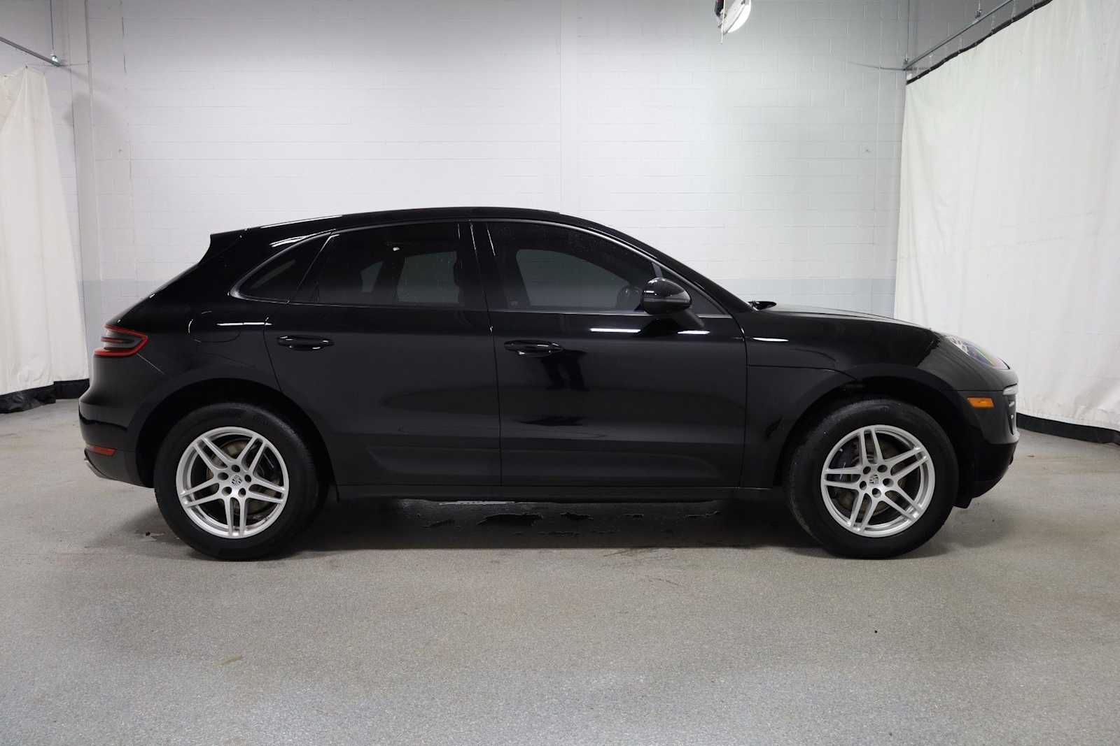 Thumbnail: 2018 Porsche Macan - 10