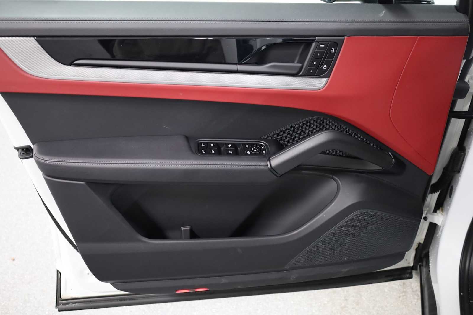 2024 Porsche Cayenne Base 15
