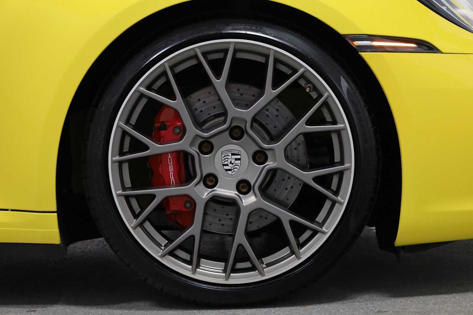 Thumbnail: 2020 Porsche 911 - 12