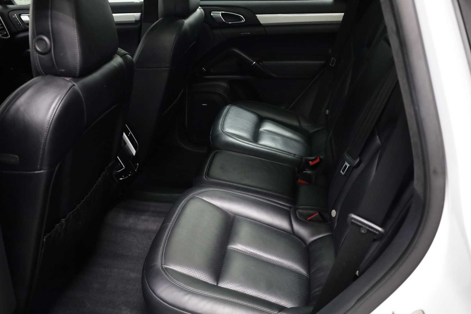 Thumbnail: 2018 Porsche Cayenne - 33