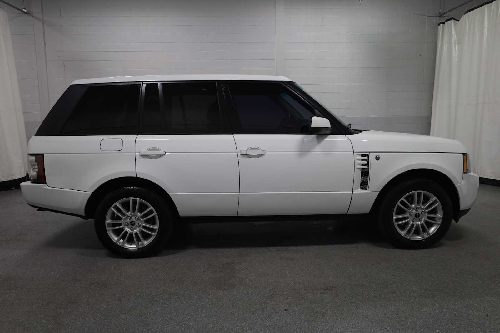 Thumbnail: 2012 Land Rover Range Rover - 10