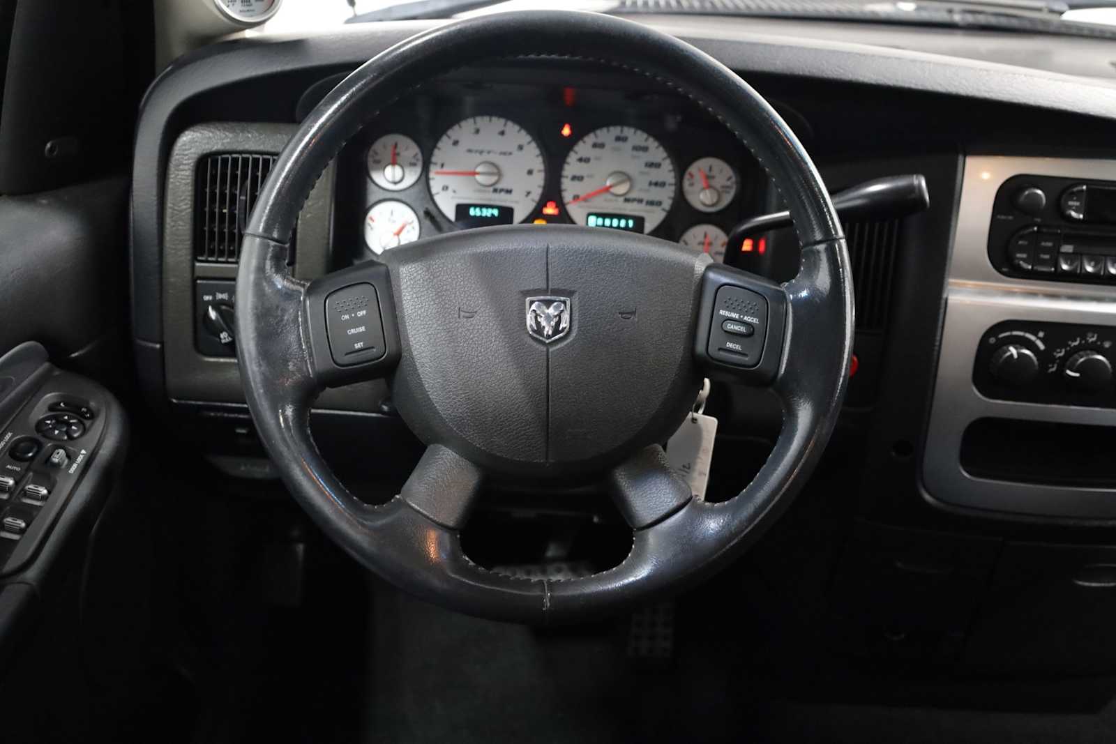 Thumbnail: 2005 Dodge Ram 1500 - 21