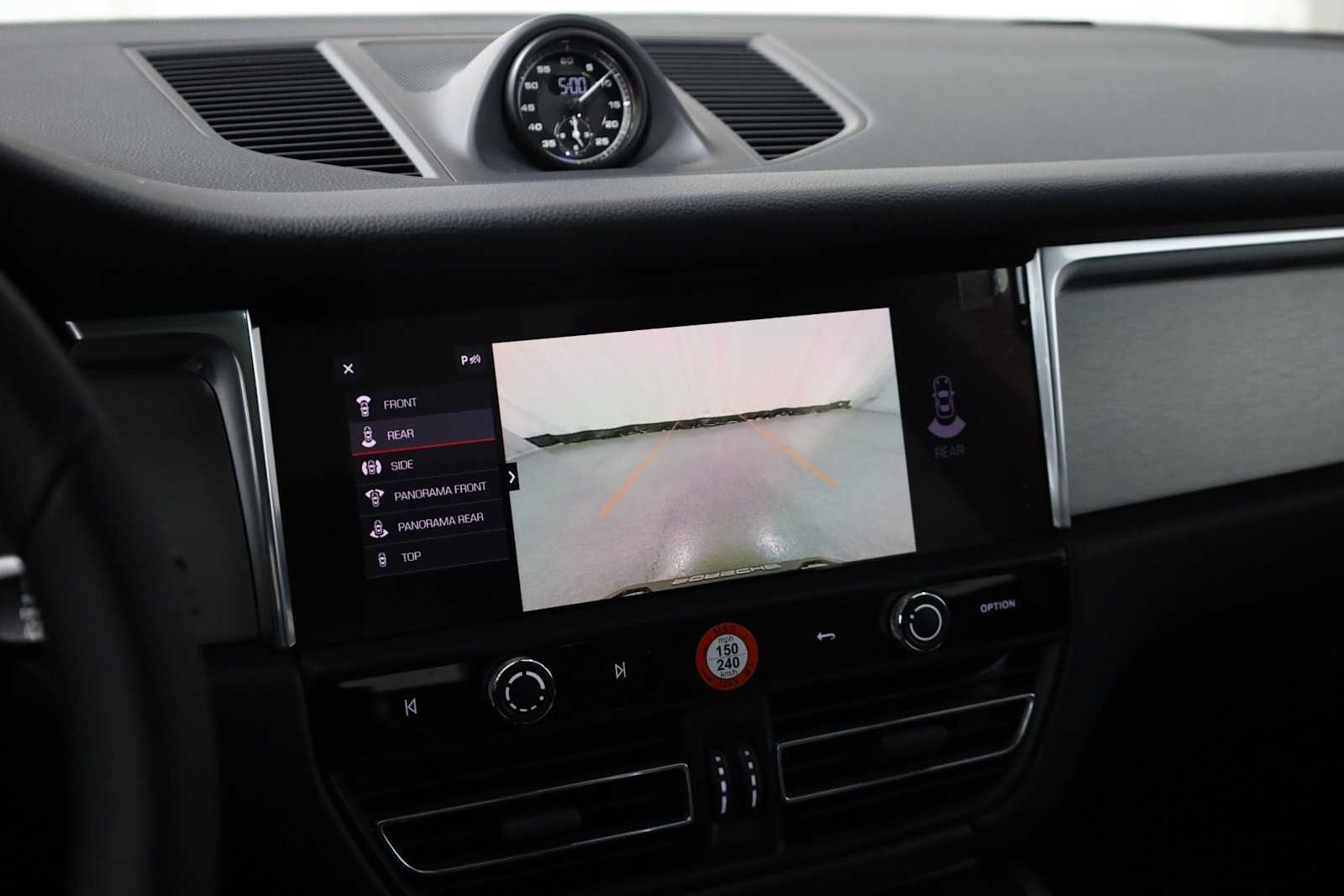 Thumbnail: 2026 Porsche Macan - 34