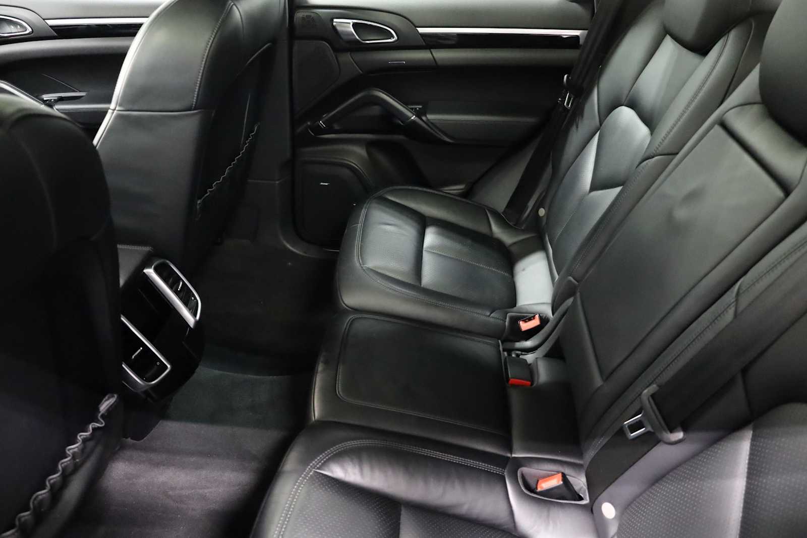Thumbnail: 2016 Porsche Cayenne - 35