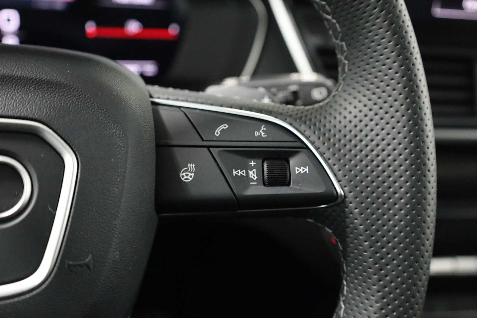 Thumbnail: 2024 Audi SQ5 - 26