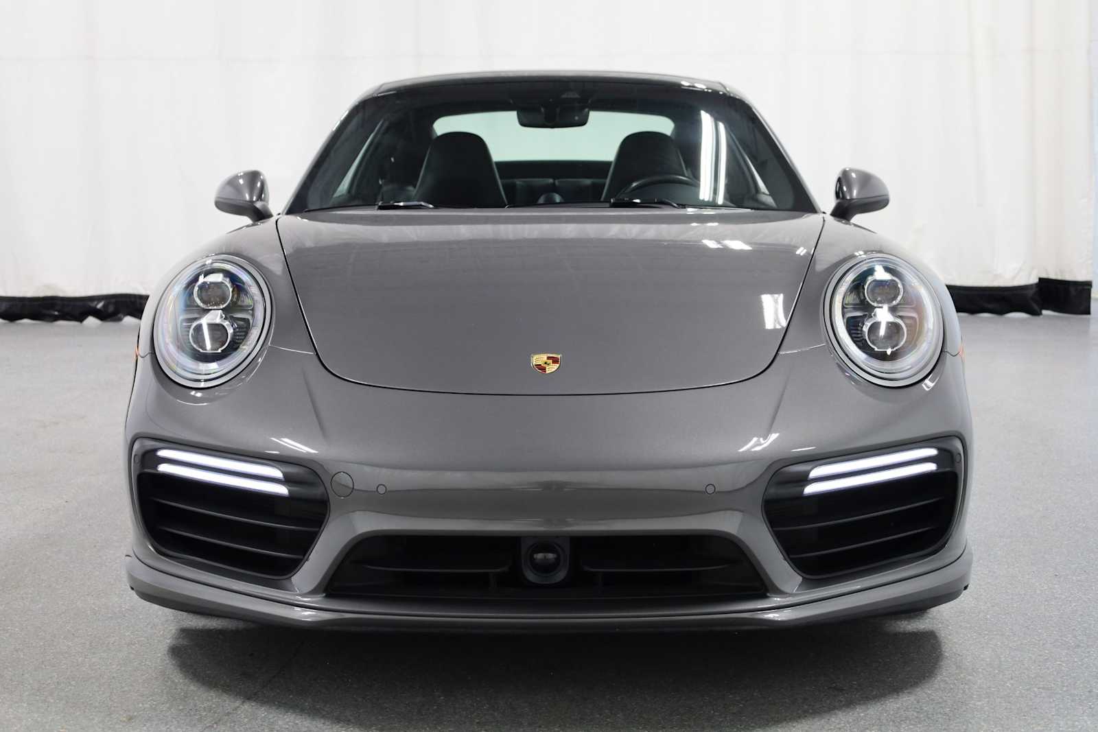 Thumbnail: 2019 Porsche 911 - 14