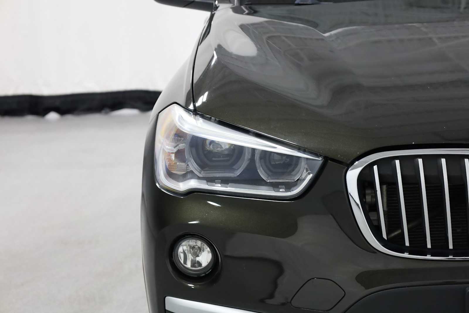 Thumbnail: 2016 BMW X1 - 15