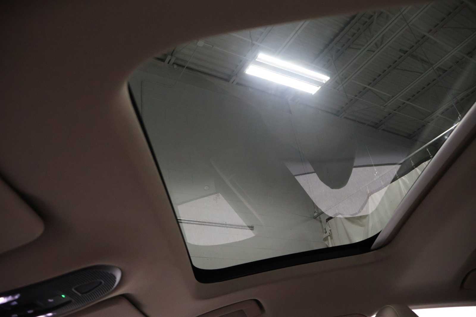 Thumbnail: 2025 Porsche Panamera - 19