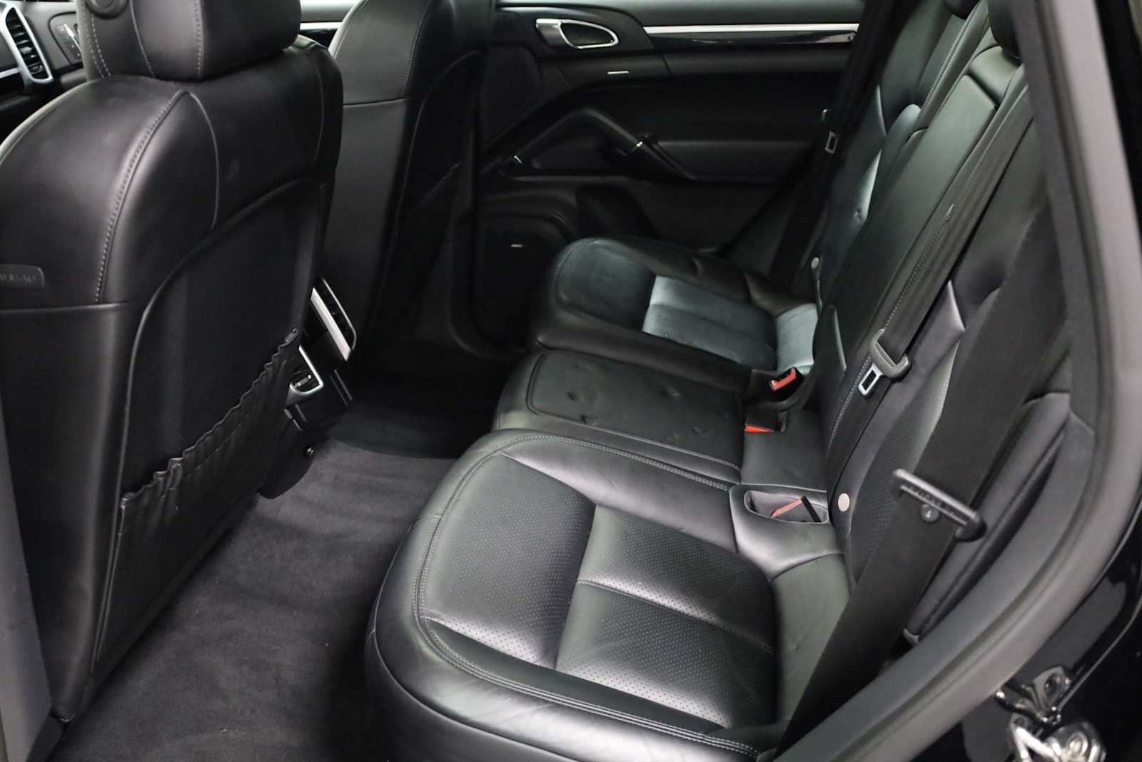 Thumbnail: 2017 Porsche Cayenne - 36