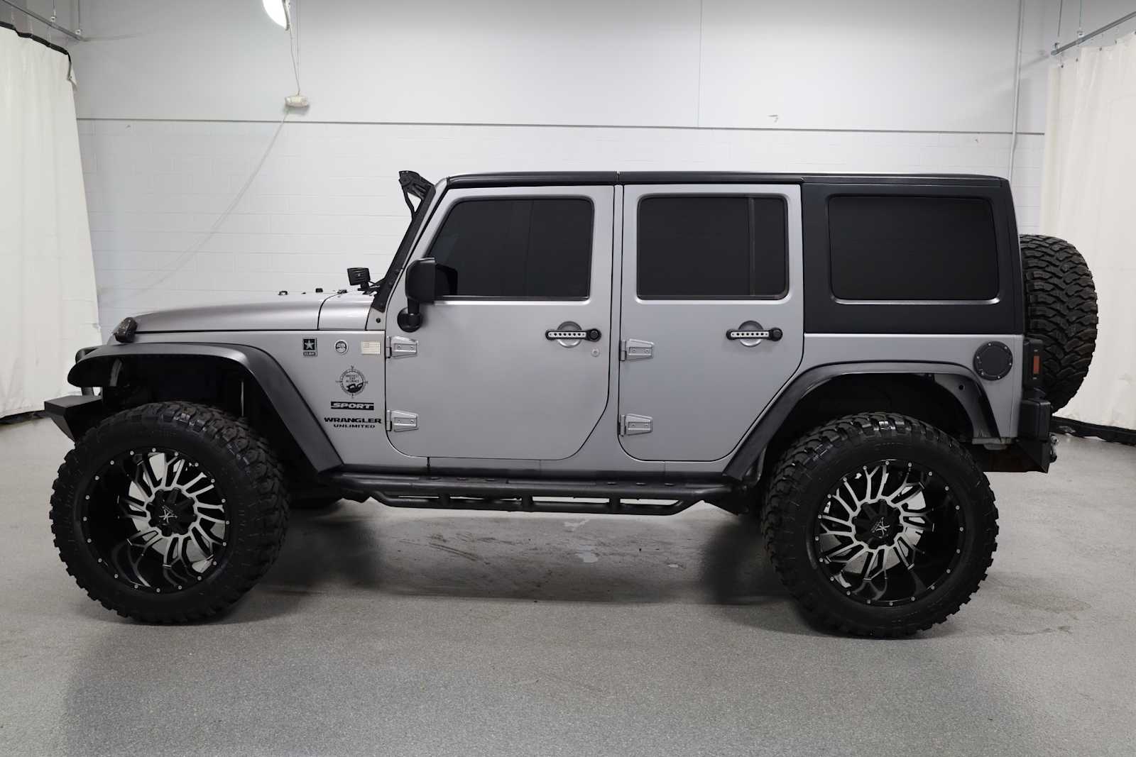 Thumbnail: 2017 Jeep Wrangler - 2