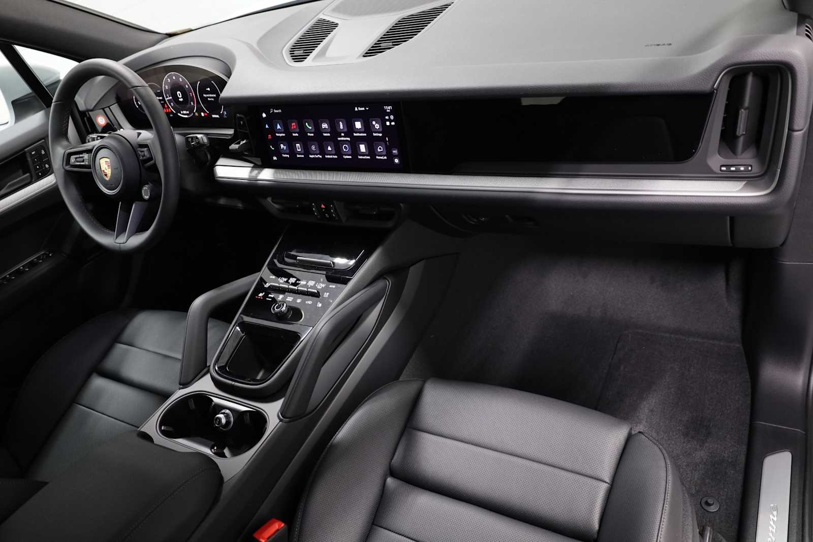 Thumbnail: 2024 Porsche Cayenne - 17