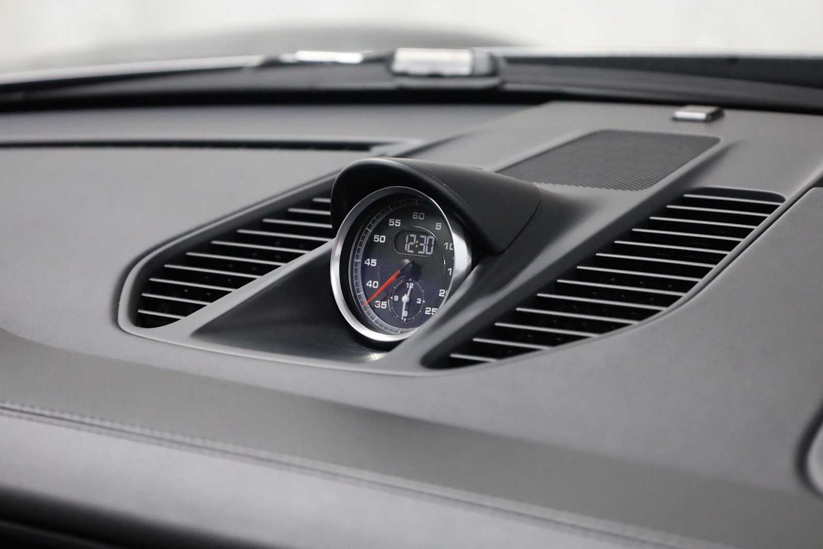 Thumbnail: 2019 Porsche 911 - 23