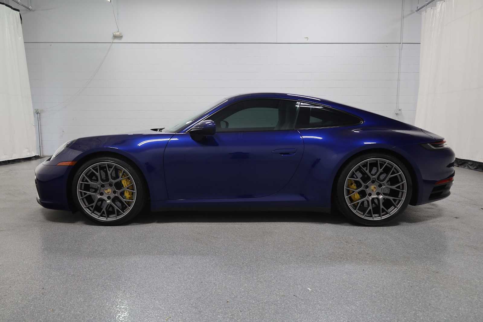 Thumbnail: 2020 Porsche 911 - 2