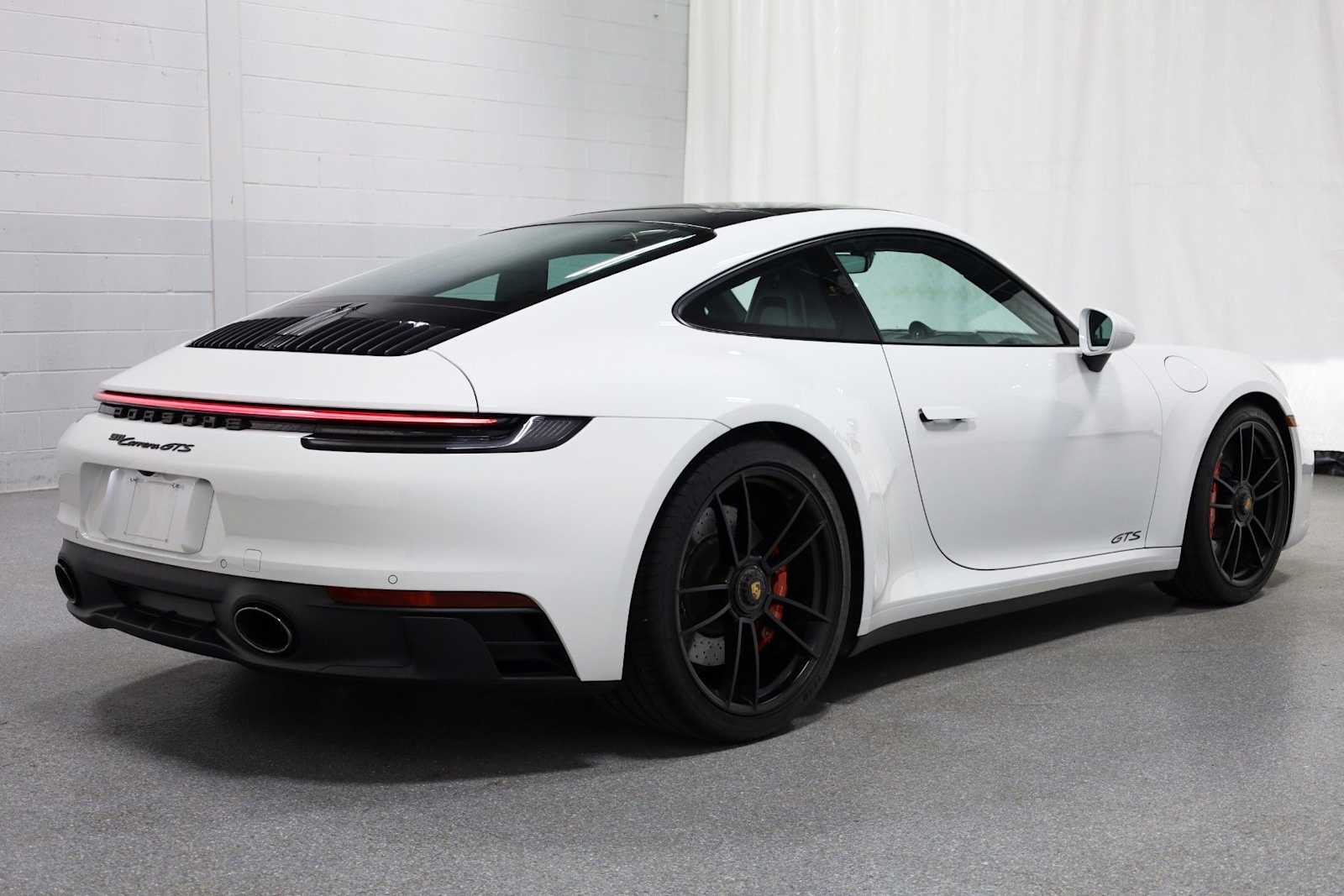 Thumbnail: 2022 Porsche 911 - 9