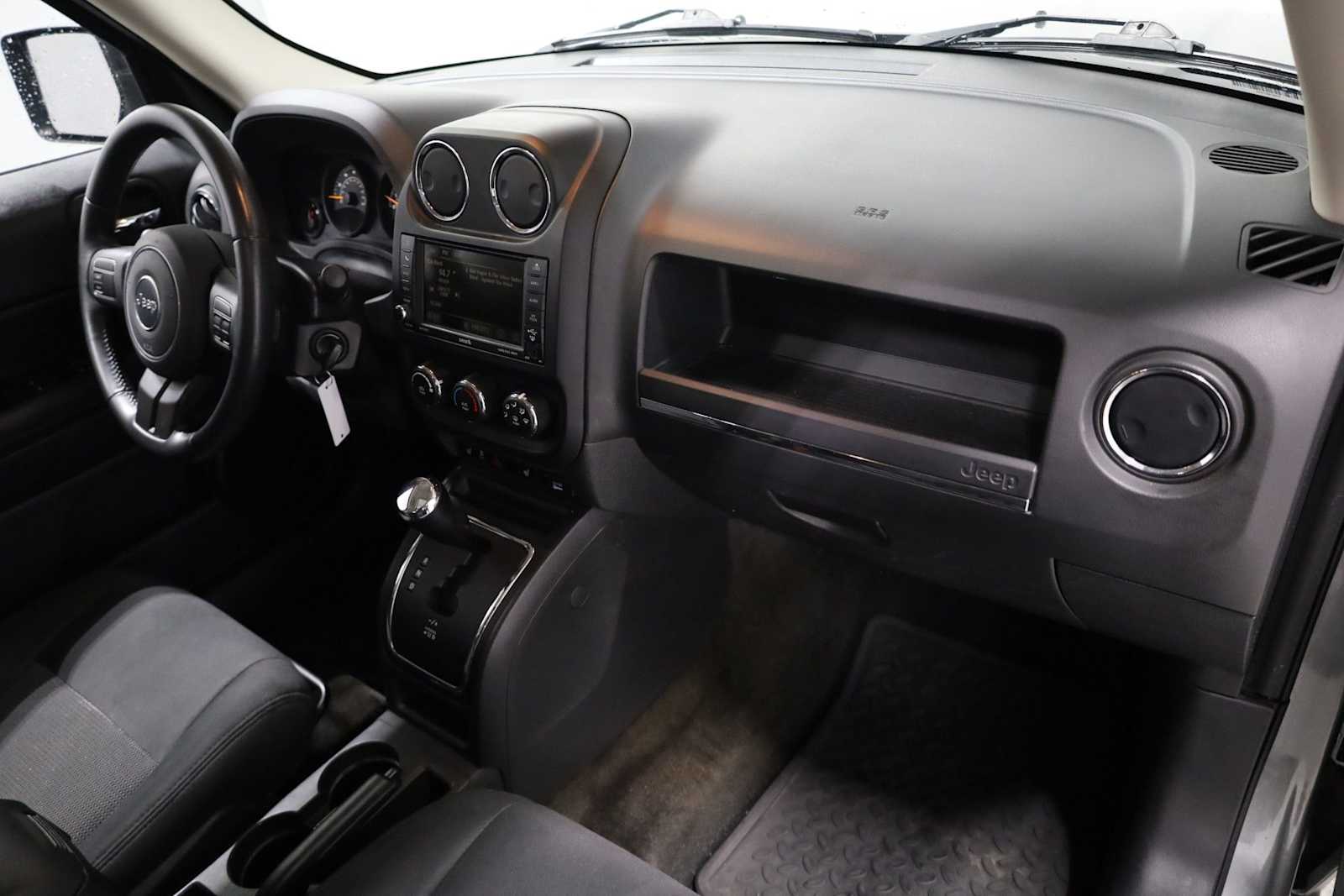 Thumbnail: 2014 Jeep Patriot - 6