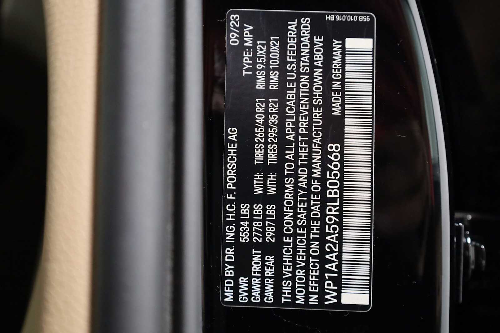 Thumbnail: 2024 Porsche Macan - 44