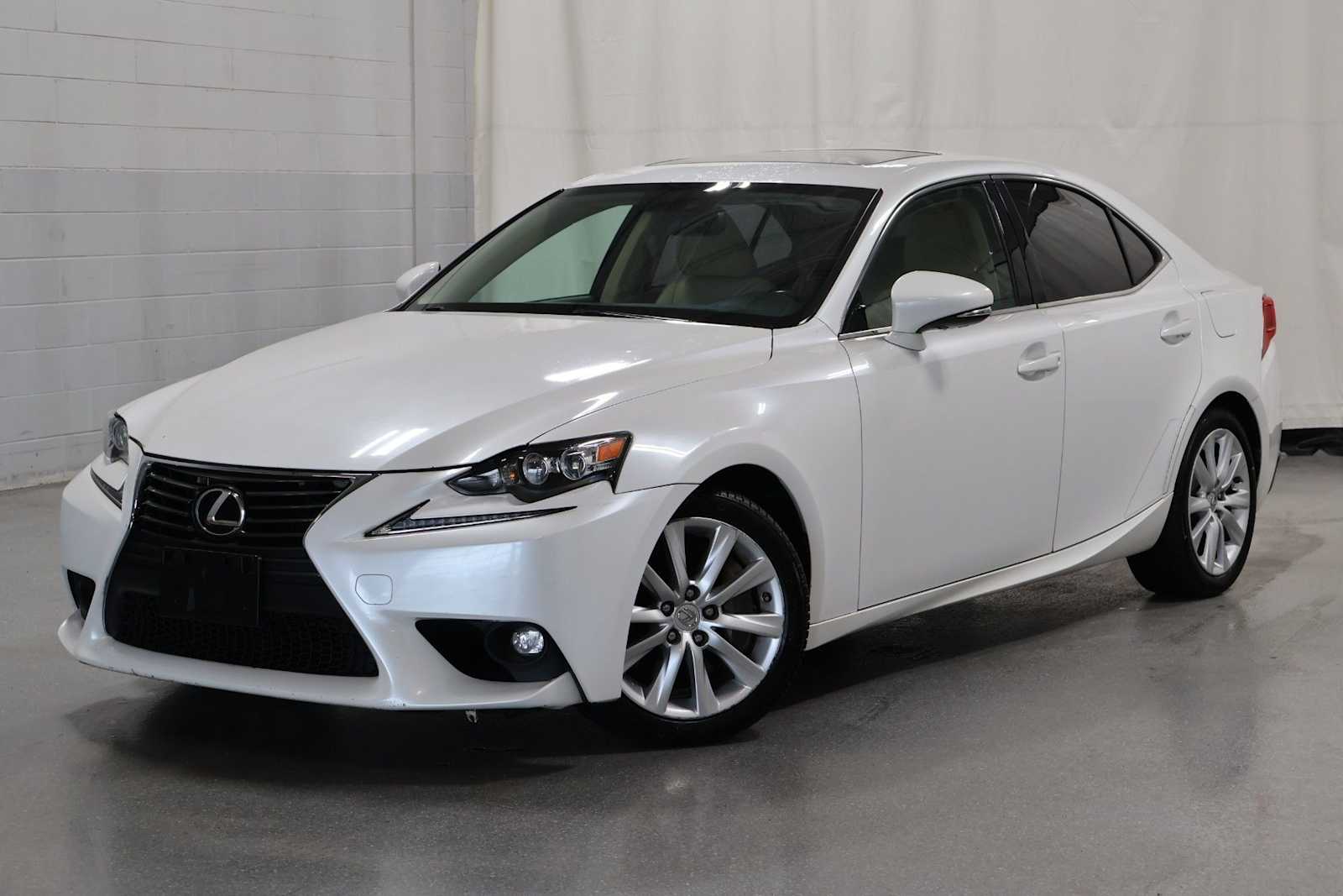 Thumbnail: 2016 Lexus IS - 1