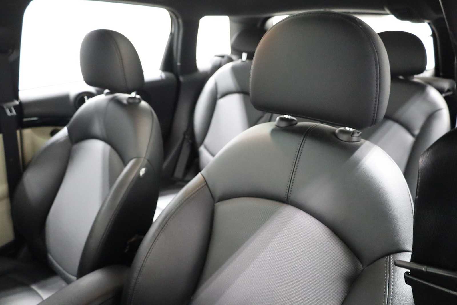 Thumbnail: 2016 MINI Cooper Countryman - 18