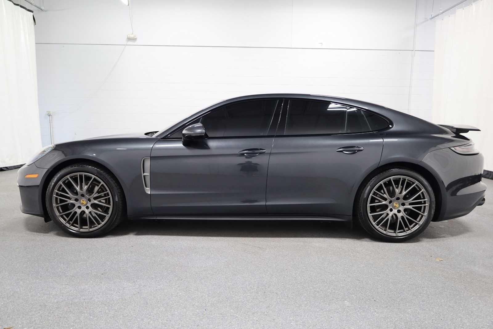 Thumbnail: 2022 Porsche Panamera - 2
