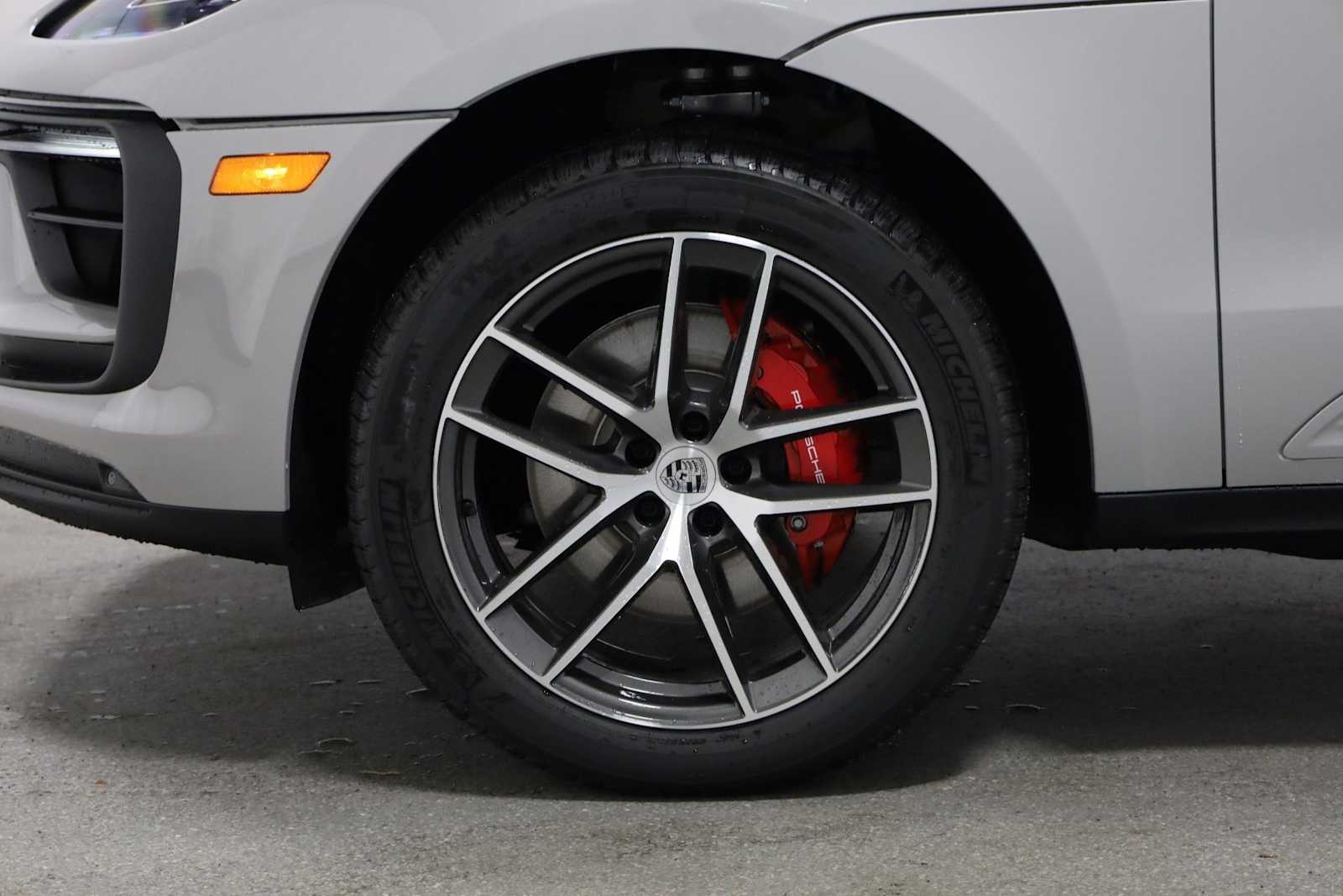 Thumbnail: 2026 Porsche Macan - 41