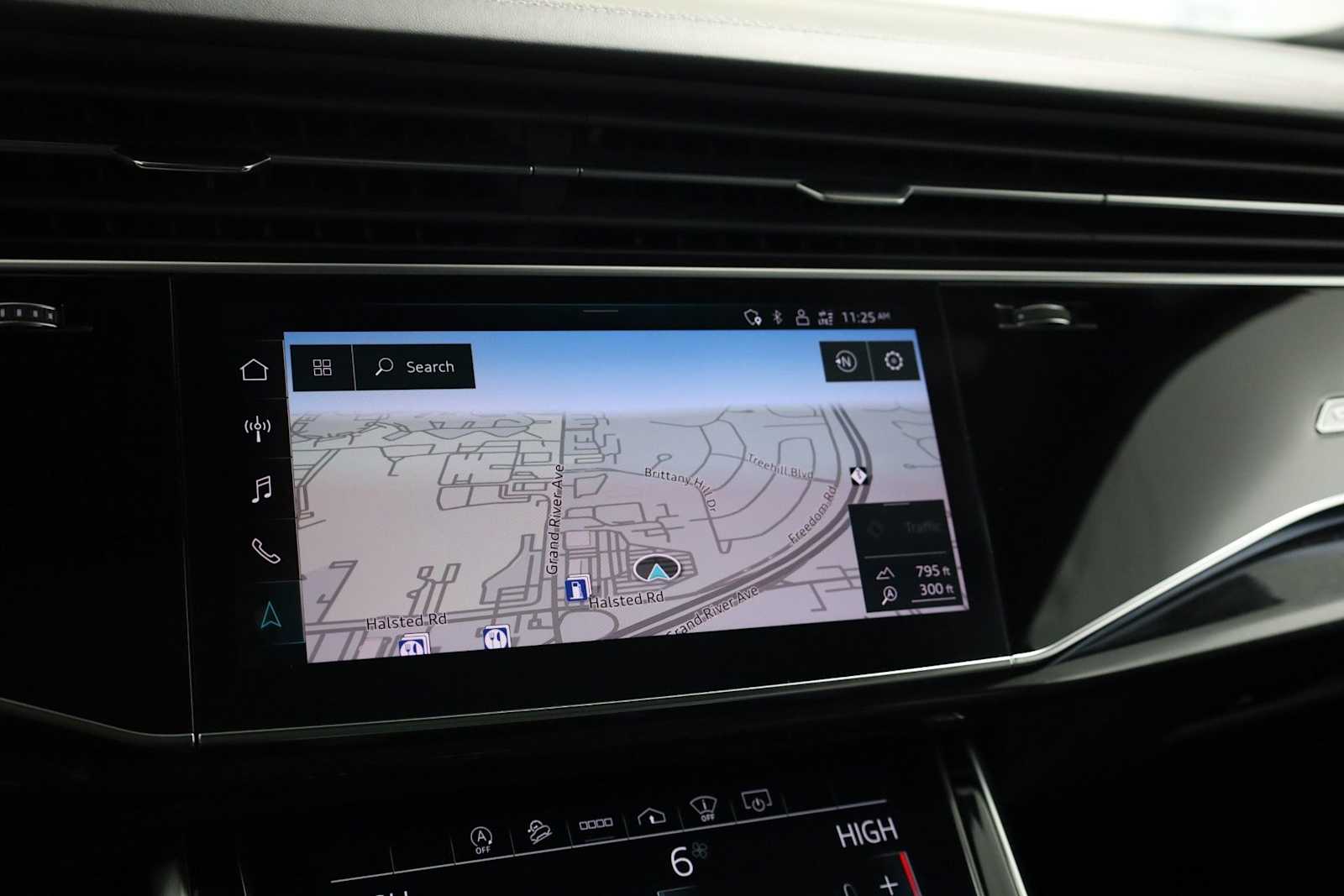 Thumbnail: 2021 Audi Q8 - 31