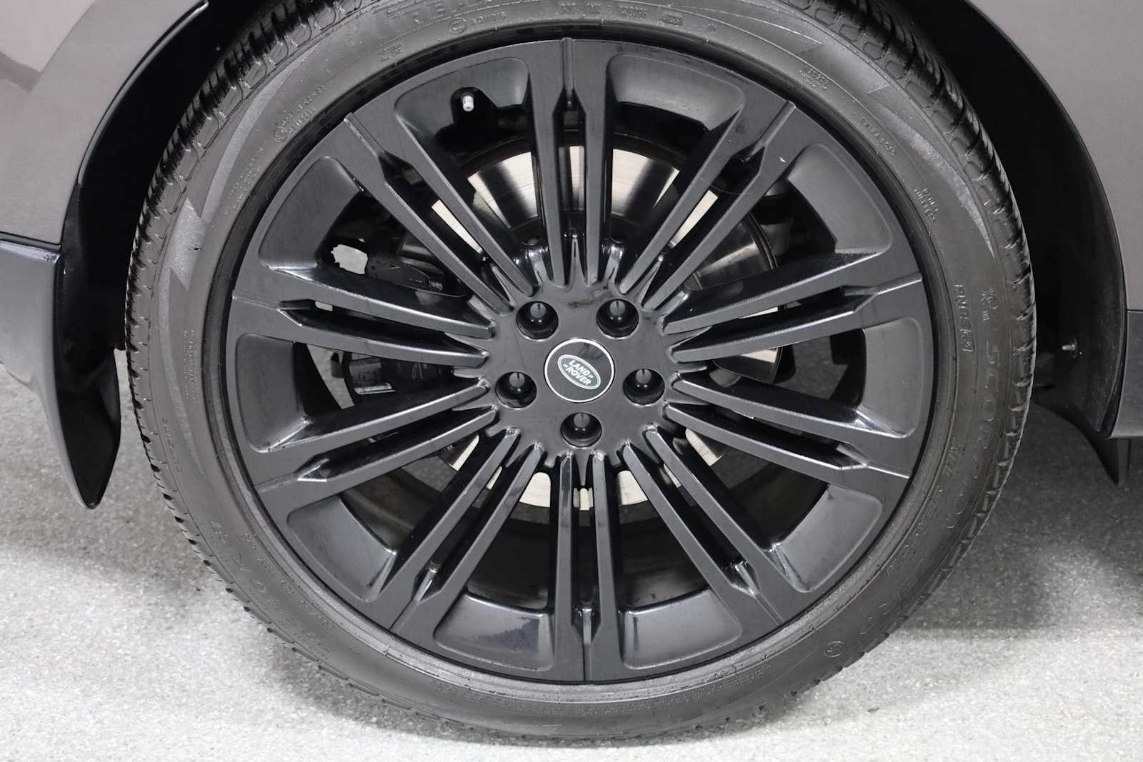 Thumbnail: 2023 Land Rover Range Rover - 43