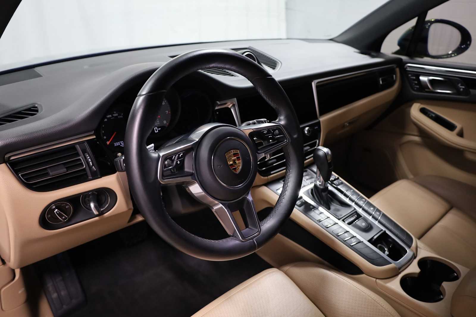 Thumbnail: 2020 Porsche Macan - 4