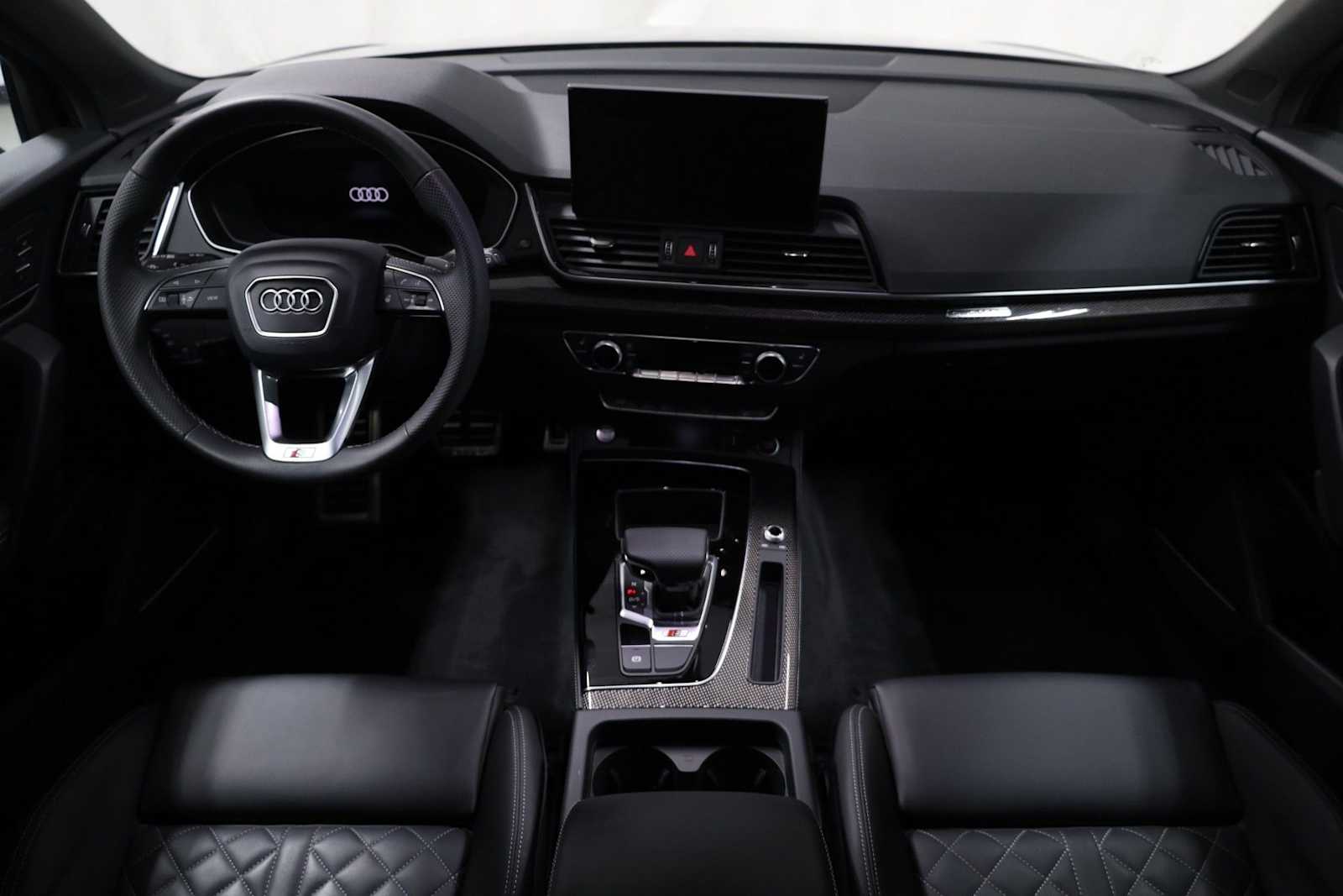 Thumbnail: 2024 Audi SQ5 - 24