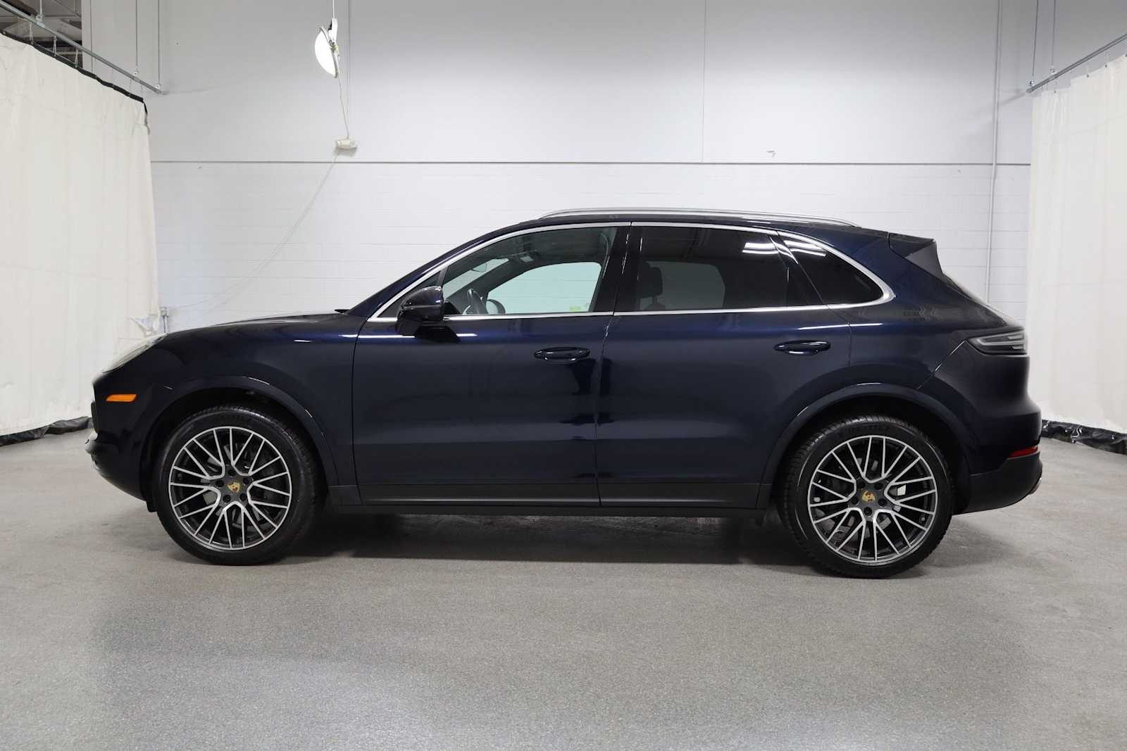 Thumbnail: 2019 Porsche Cayenne - 2