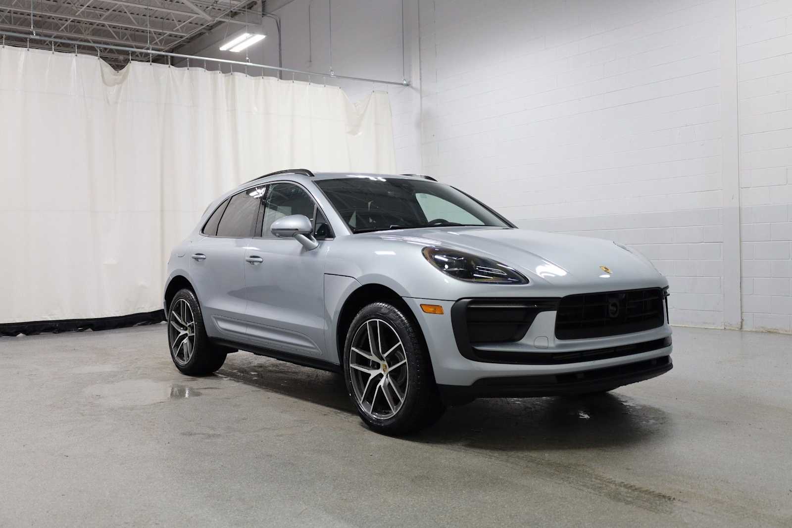 Thumbnail: 2026 Porsche Macan - 13