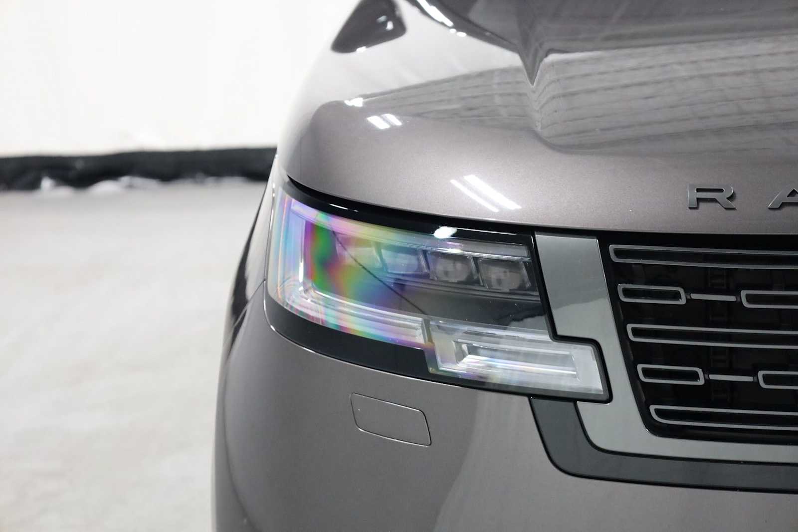 Thumbnail: 2023 Land Rover Range Rover - 15