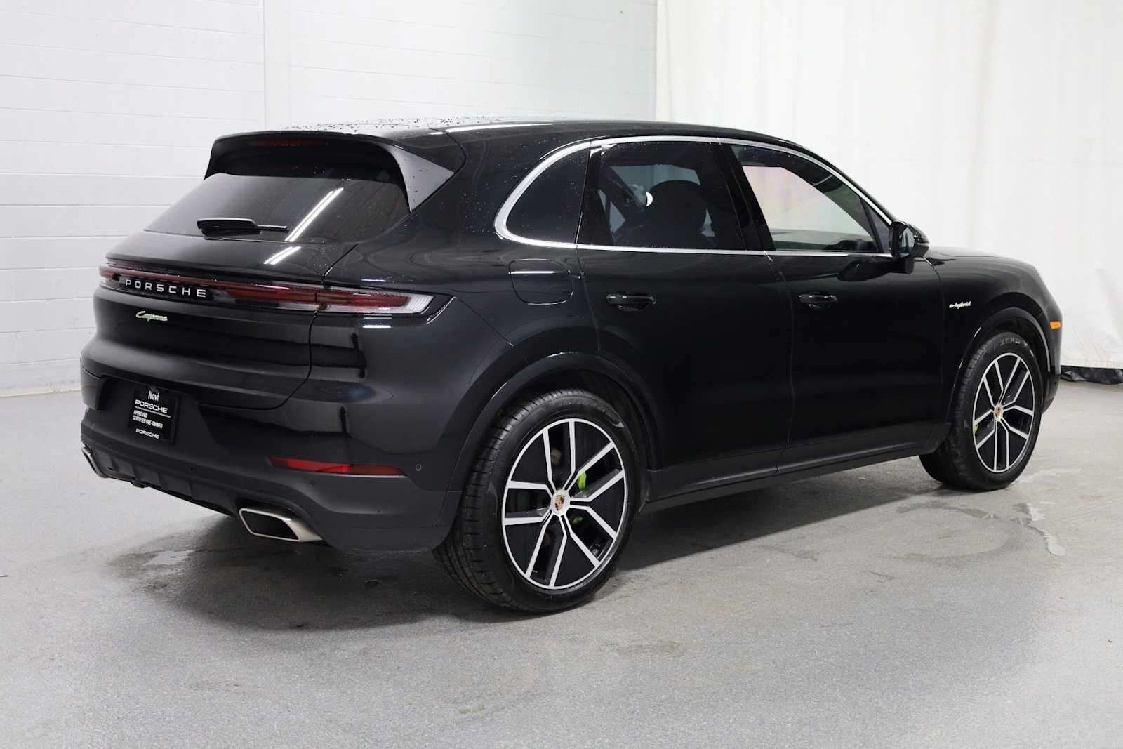 Thumbnail: 2025 Porsche Cayenne - 9
