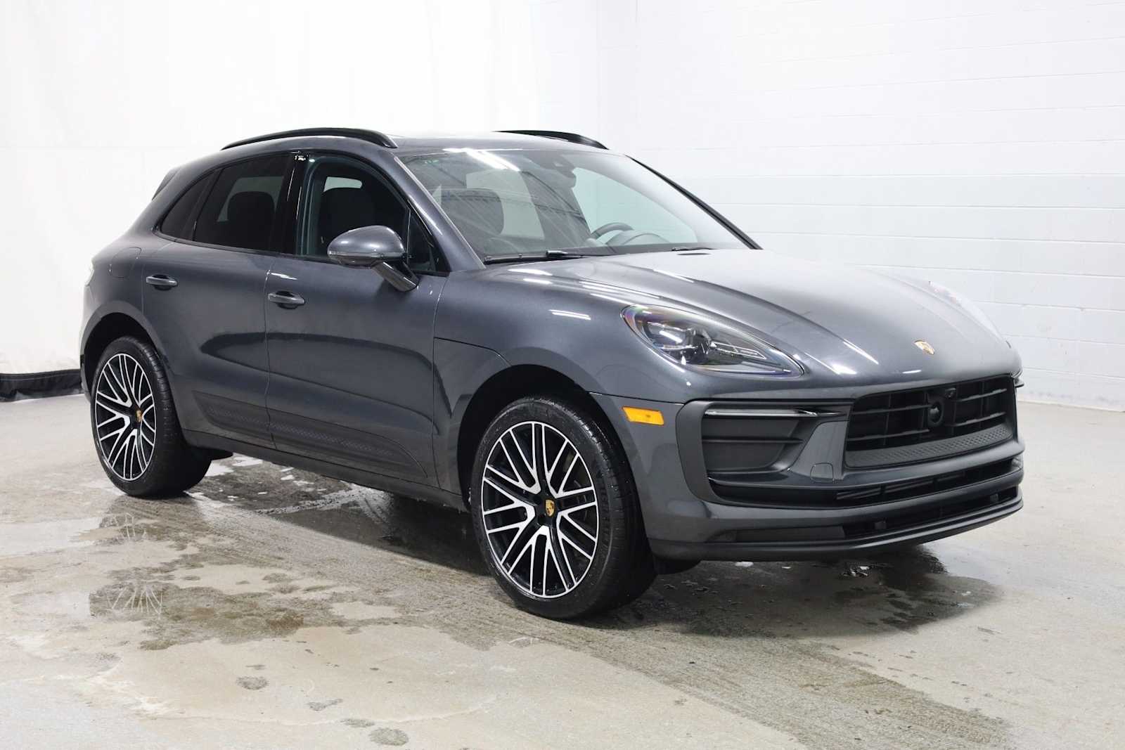 Thumbnail: 2026 Porsche Macan - 13