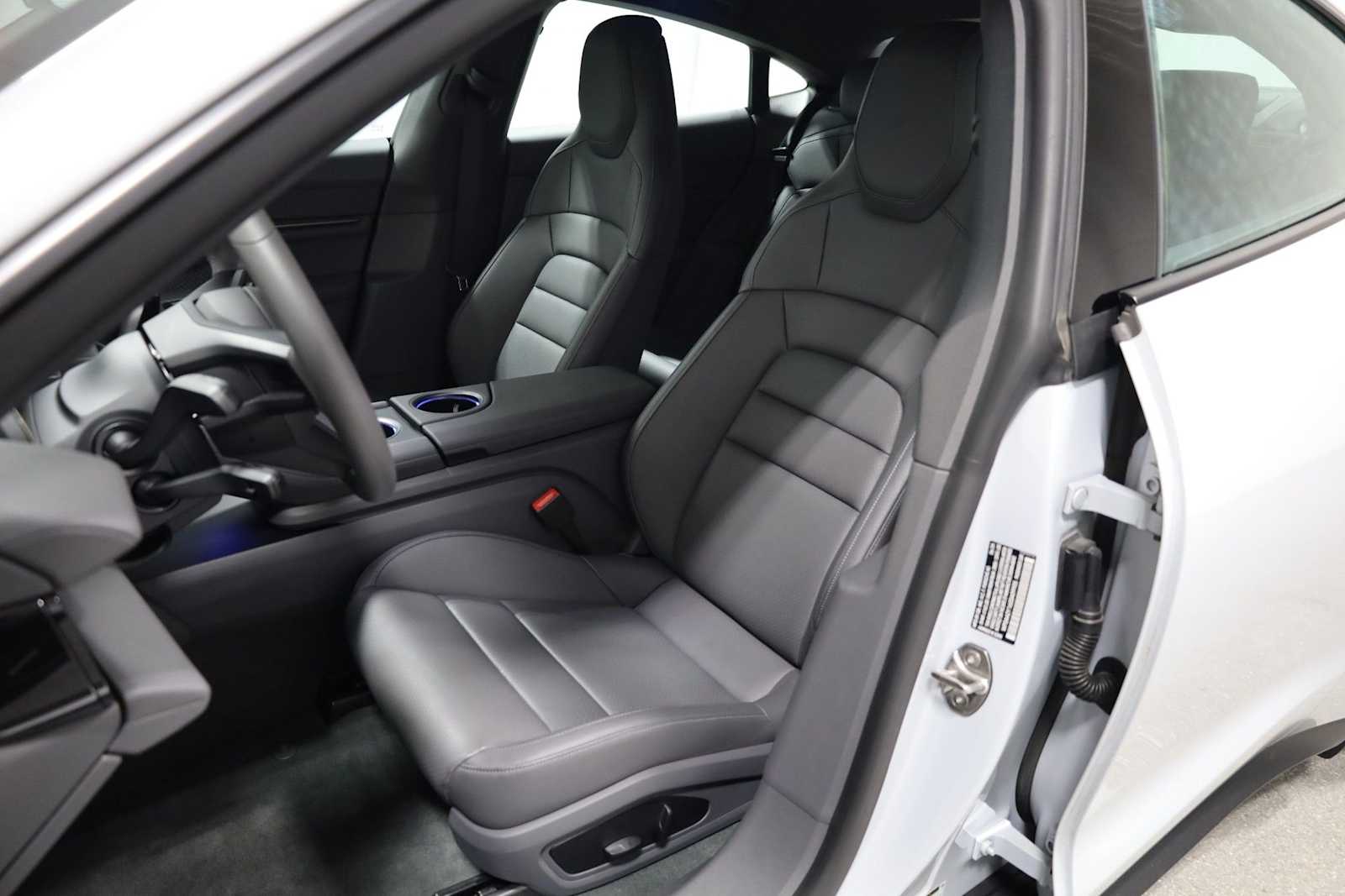 Thumbnail: 2025 Porsche Taycan - 5