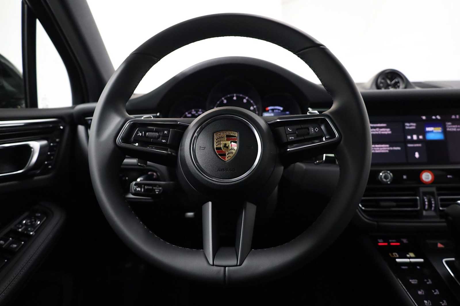 Thumbnail: 2026 Porsche Macan - 26