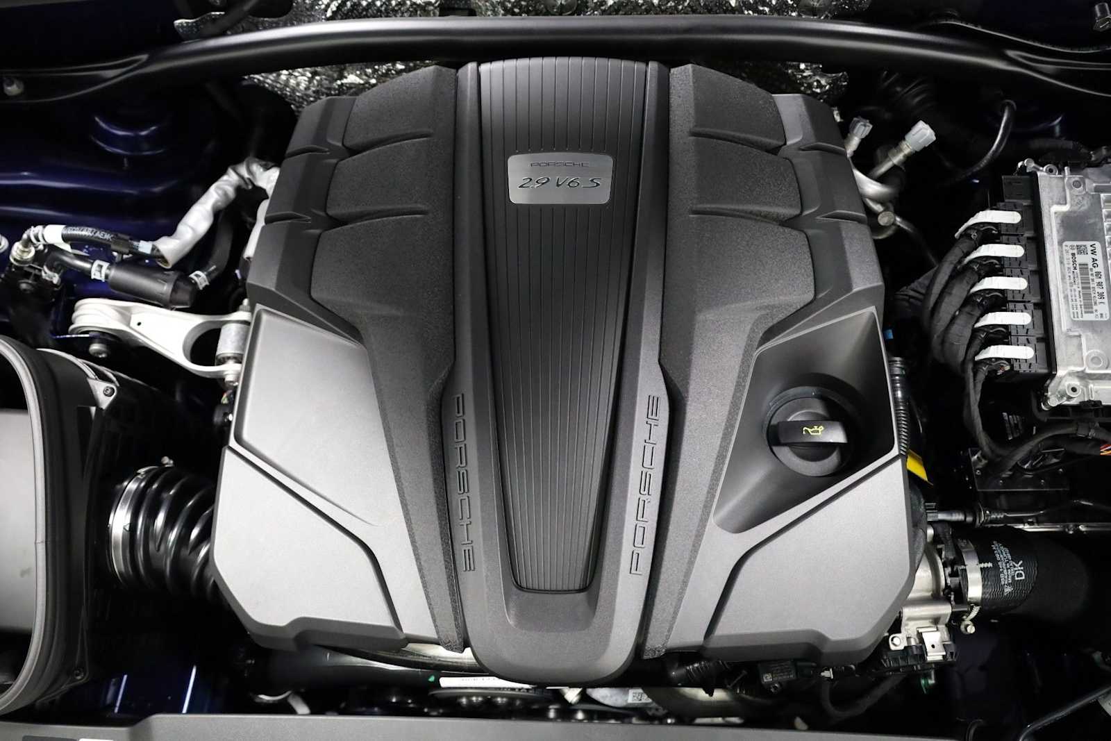 Thumbnail: 2026 Porsche Macan - 42