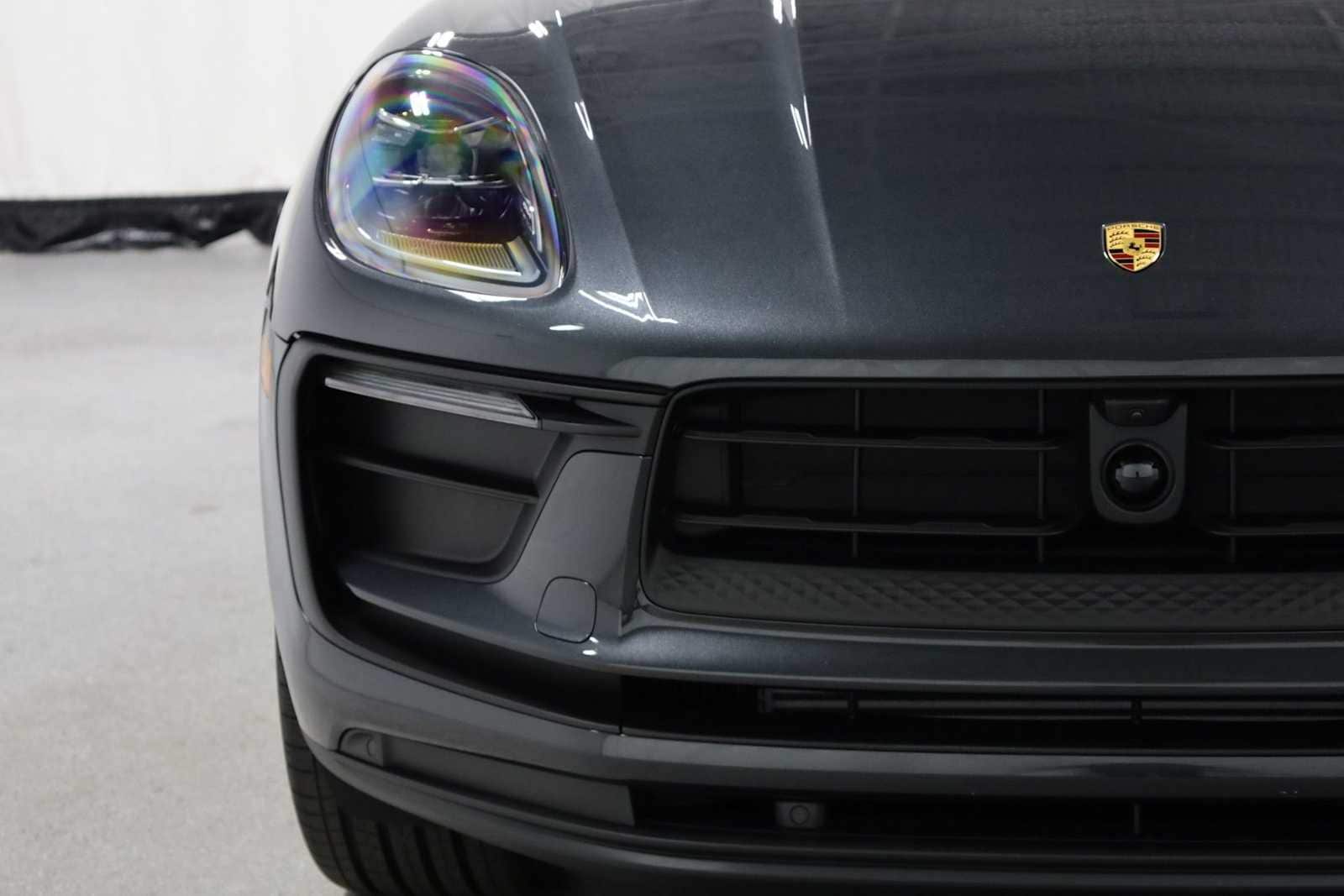 Thumbnail: 2026 Porsche Macan - 15
