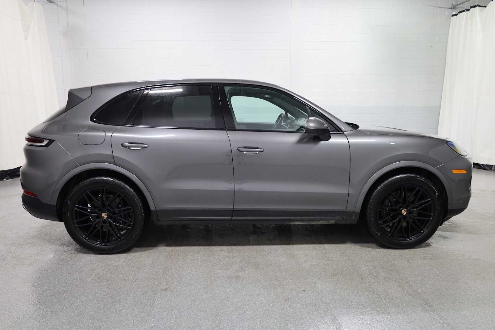 Thumbnail: 2025 Porsche Cayenne - 10