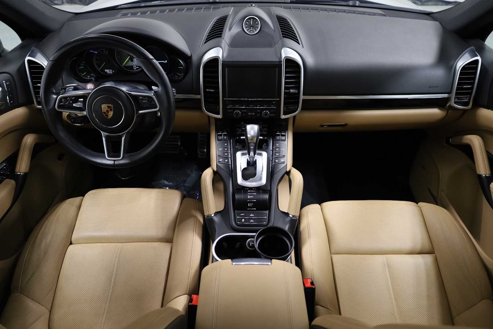 Thumbnail: 2016 Porsche Cayenne - 26