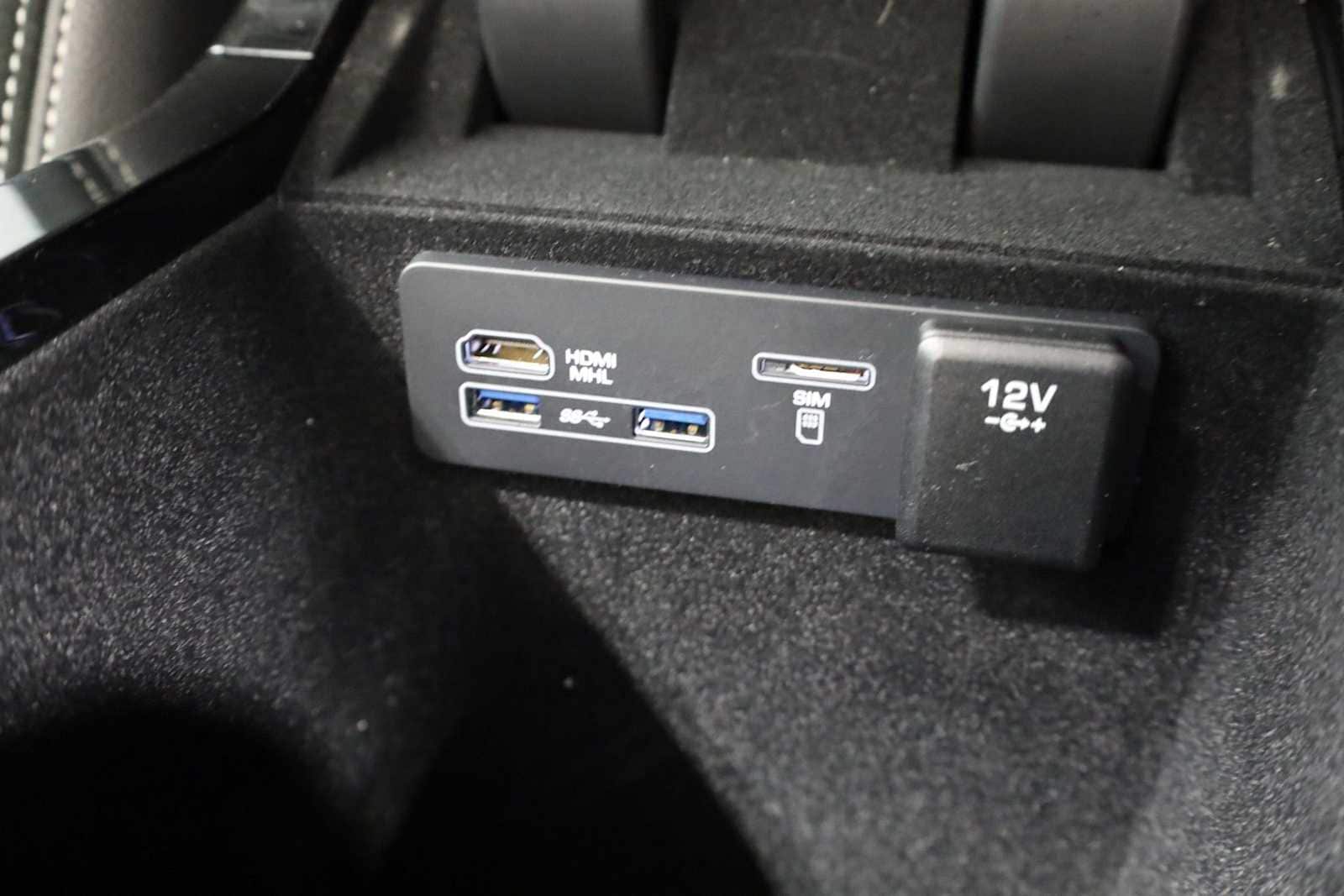 Thumbnail: 2018 Land Rover Range Rover Velar - 33