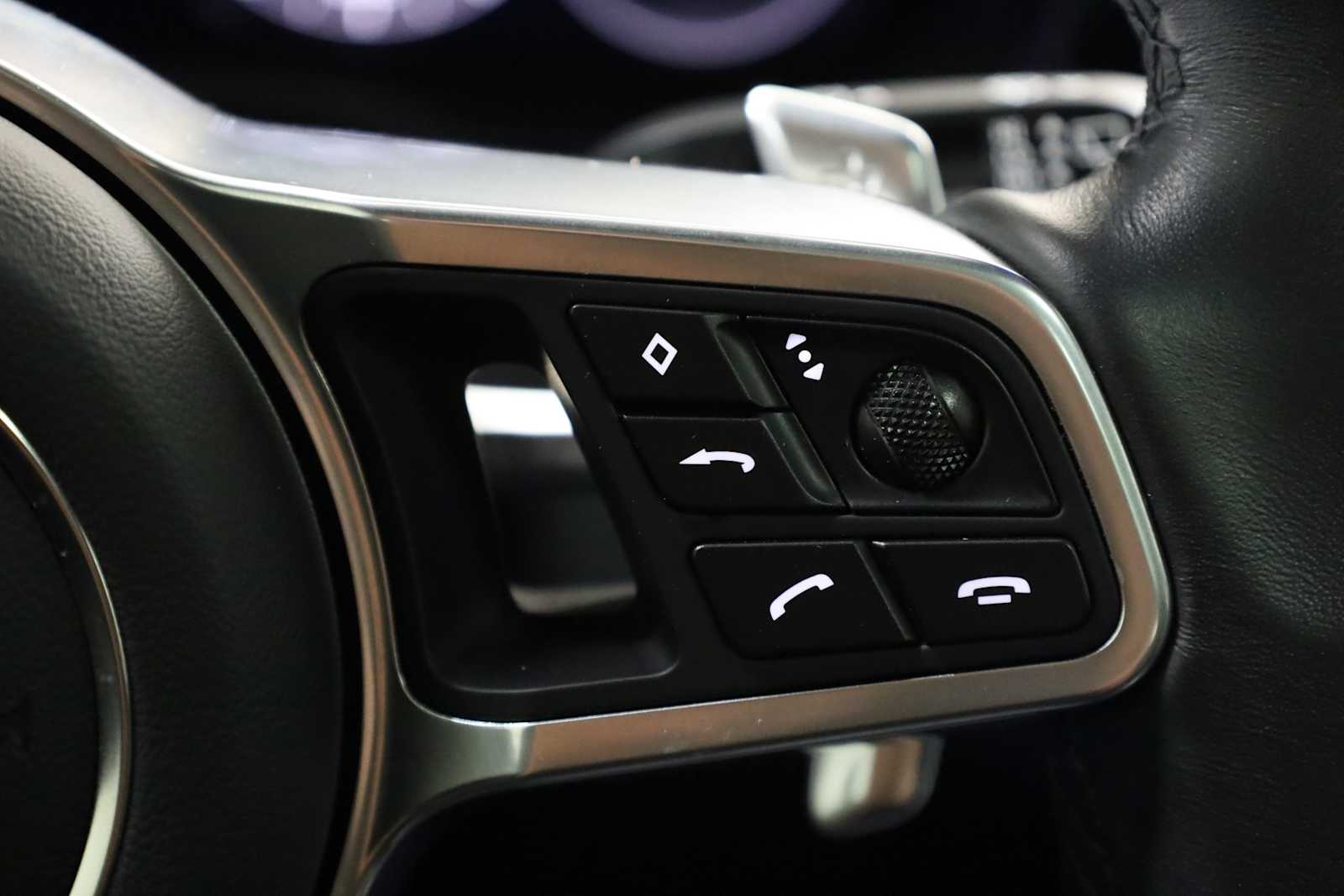 Thumbnail: 2022 Porsche Cayenne - 28