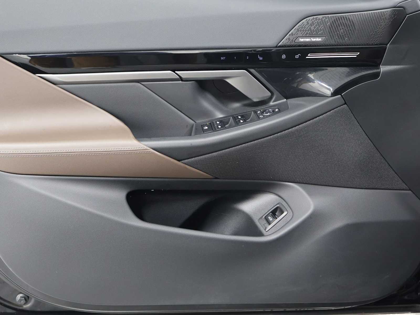 Thumbnail: 2024 BMW 5 Series - 16